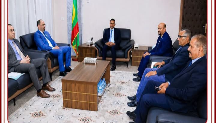 وزير الشؤون الإسلامية والتعليم الأصلي يستقبل السفير الجزائري لدى موريتانيا